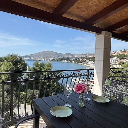 Apartments Villa Mirella 20 M From The Sea - Free Parking Τρογκίρ Εξωτερικό φωτογραφία