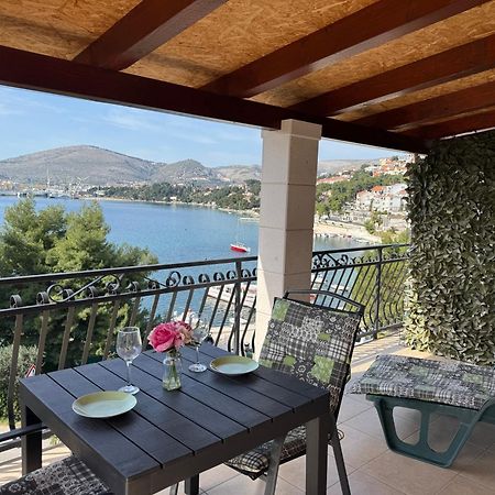 Apartments Villa Mirella 20 M From The Sea - Free Parking Τρογκίρ Εξωτερικό φωτογραφία